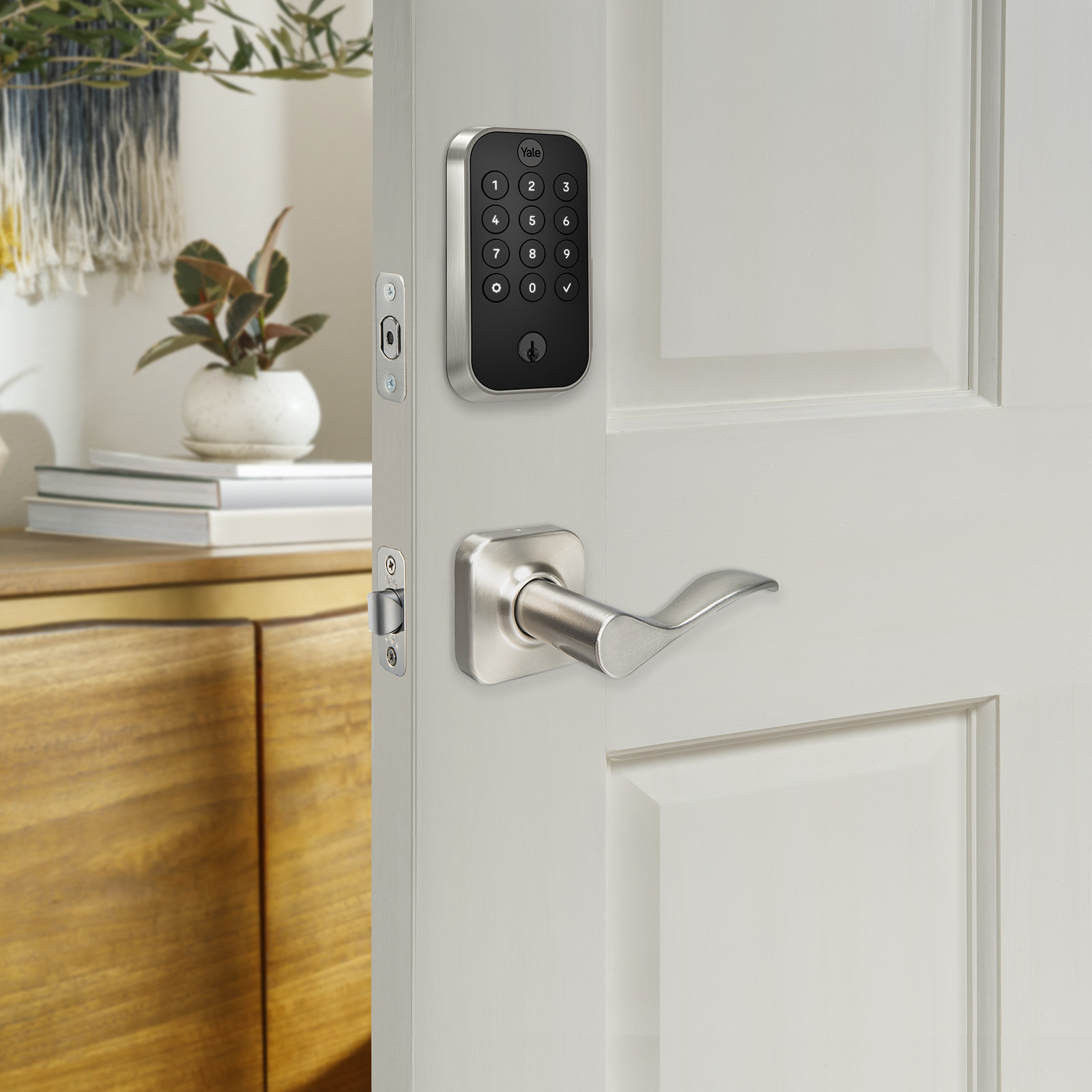 Yale Assure Lock 2 Keypad with Bluetooth and Norwood Lever