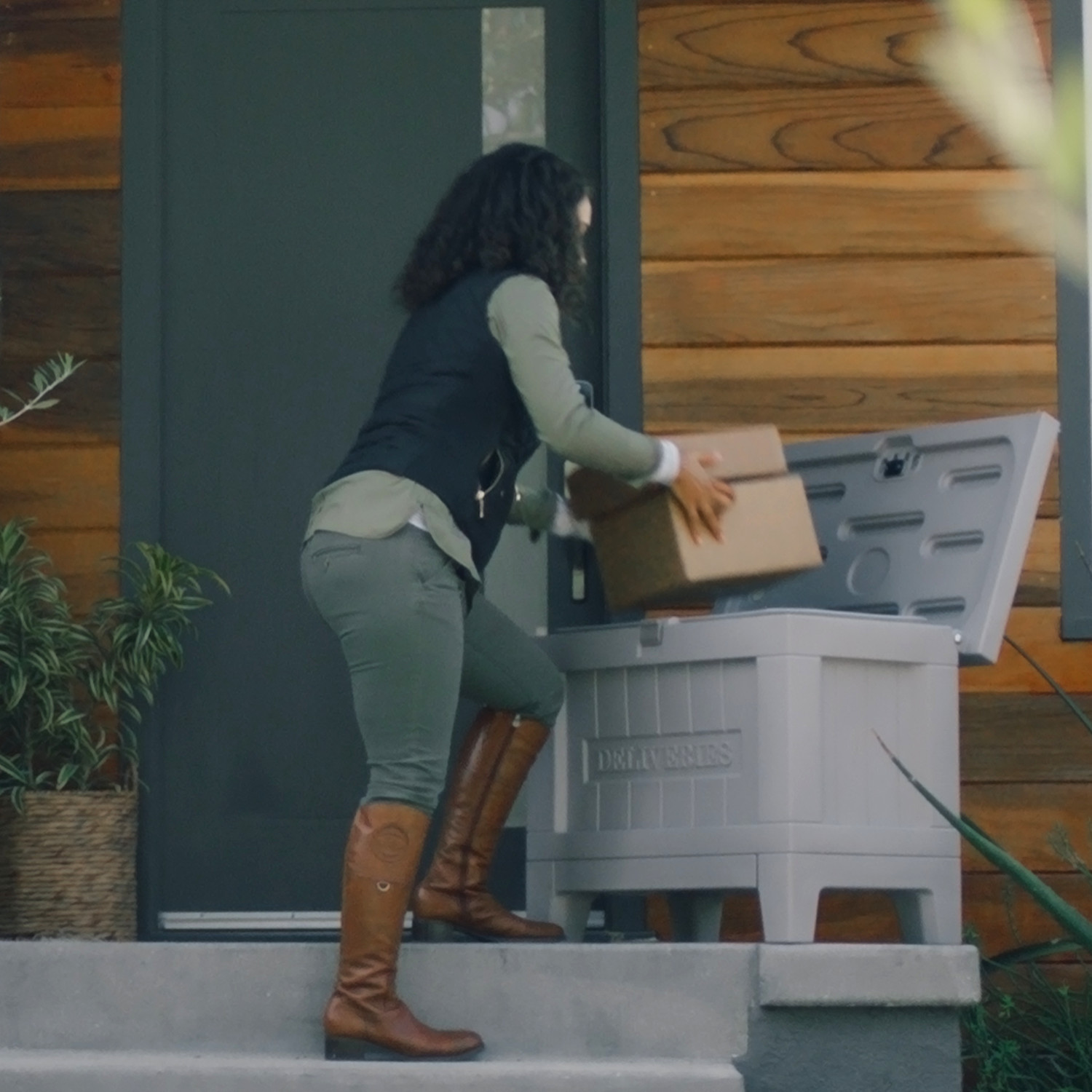 Yale Smart Delivery Box with Wi-Fi Kent